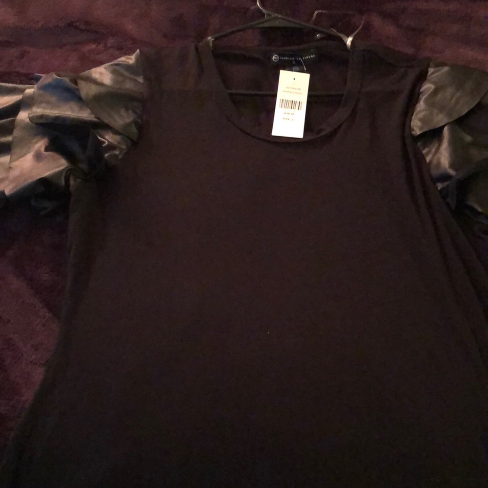 Faux LTHR SLV TEE